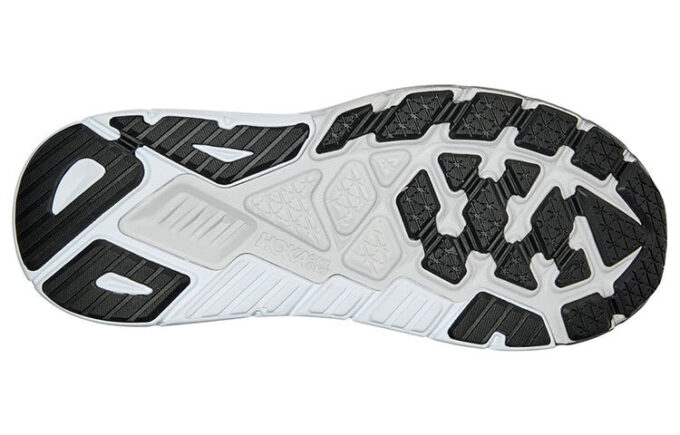 Arahi 6 ‘Black White’